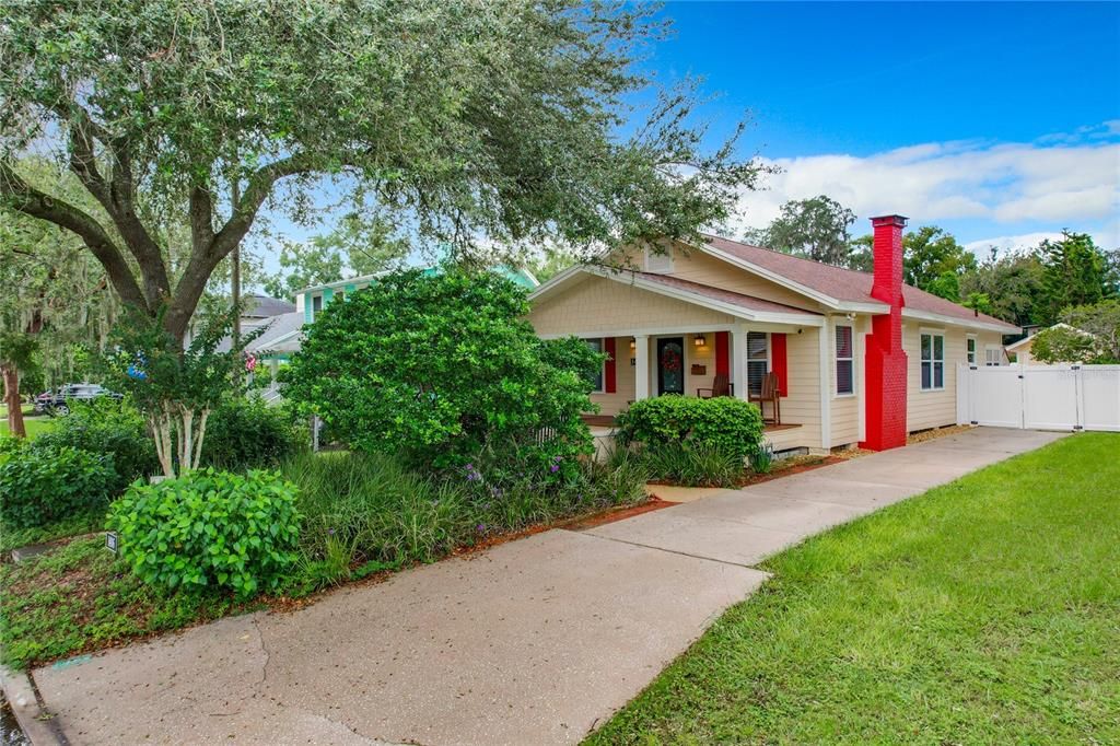 For Sale: $585,000 (3 beds, 2 baths, 1344 Square Feet)