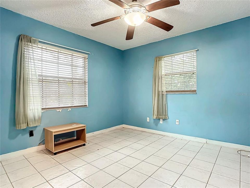 For Rent: $2,200 (2 beds, 2 baths, 1701 Square Feet)