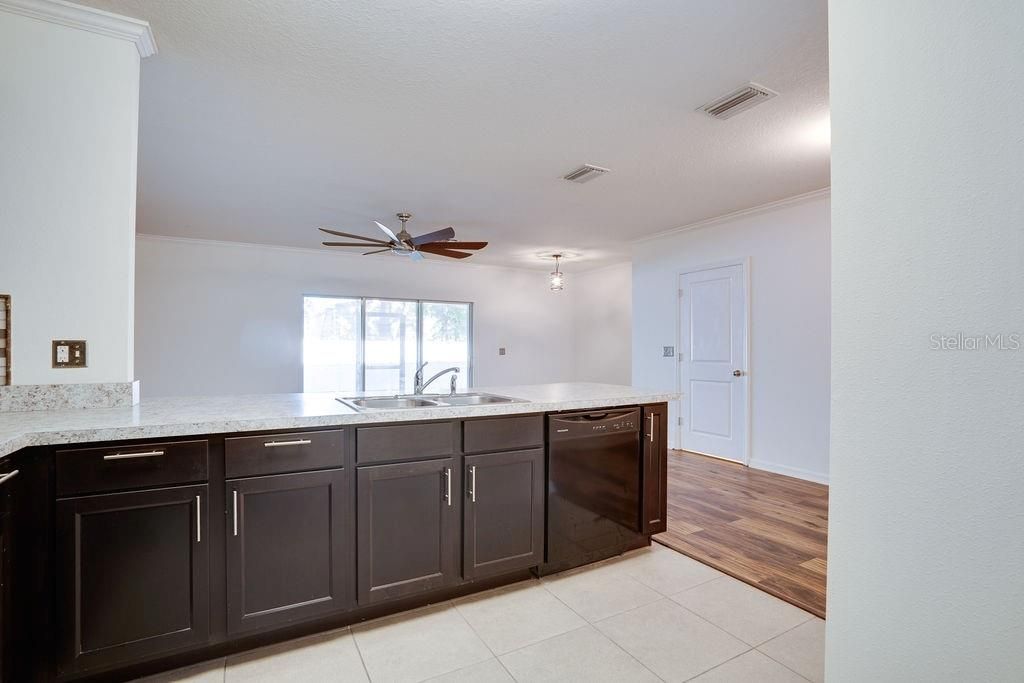 Active With Contract: $239,000 (3 beds, 2 baths, 1478 Square Feet)