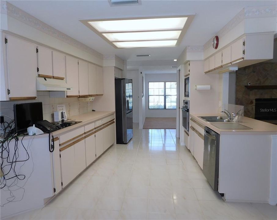 En Venta: $525,000 (4 camas, 3 baños, 2394 Pies cuadrados)