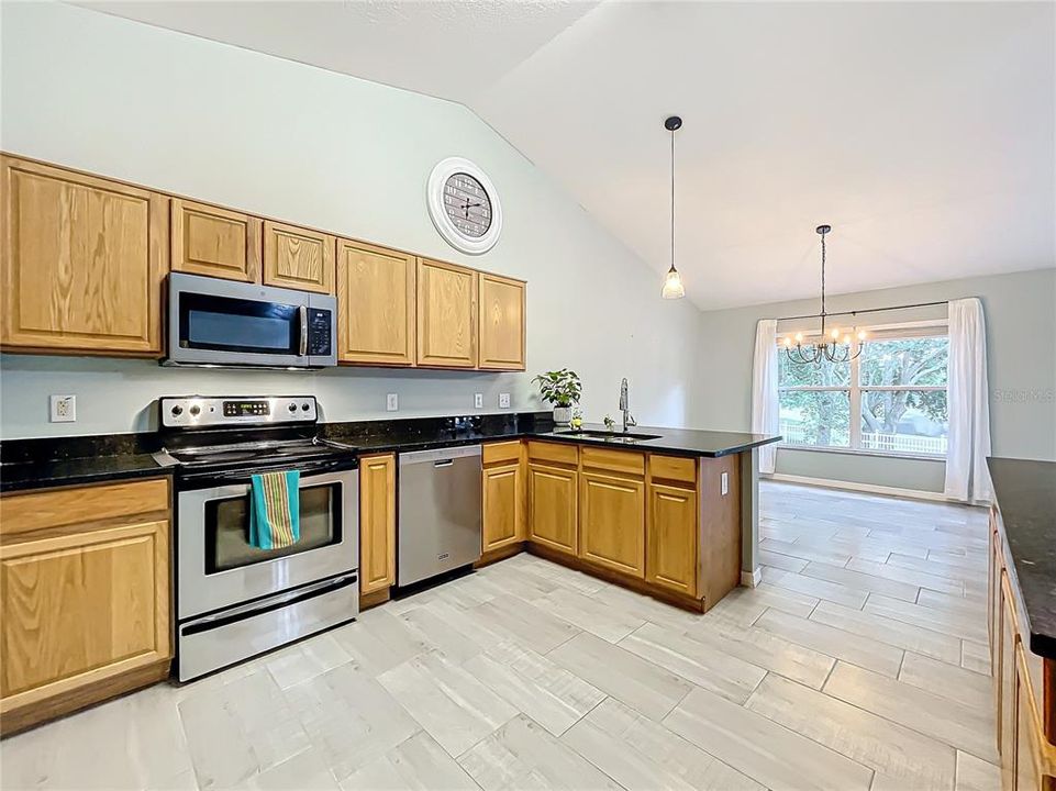 For Sale: $479,000 (4 beds, 2 baths, 2518 Square Feet)