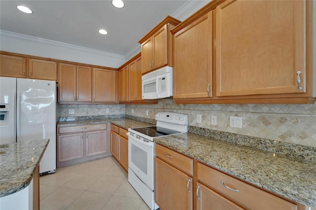 For Sale: $369,900 (2 beds, 2 baths, 1668 Square Feet)