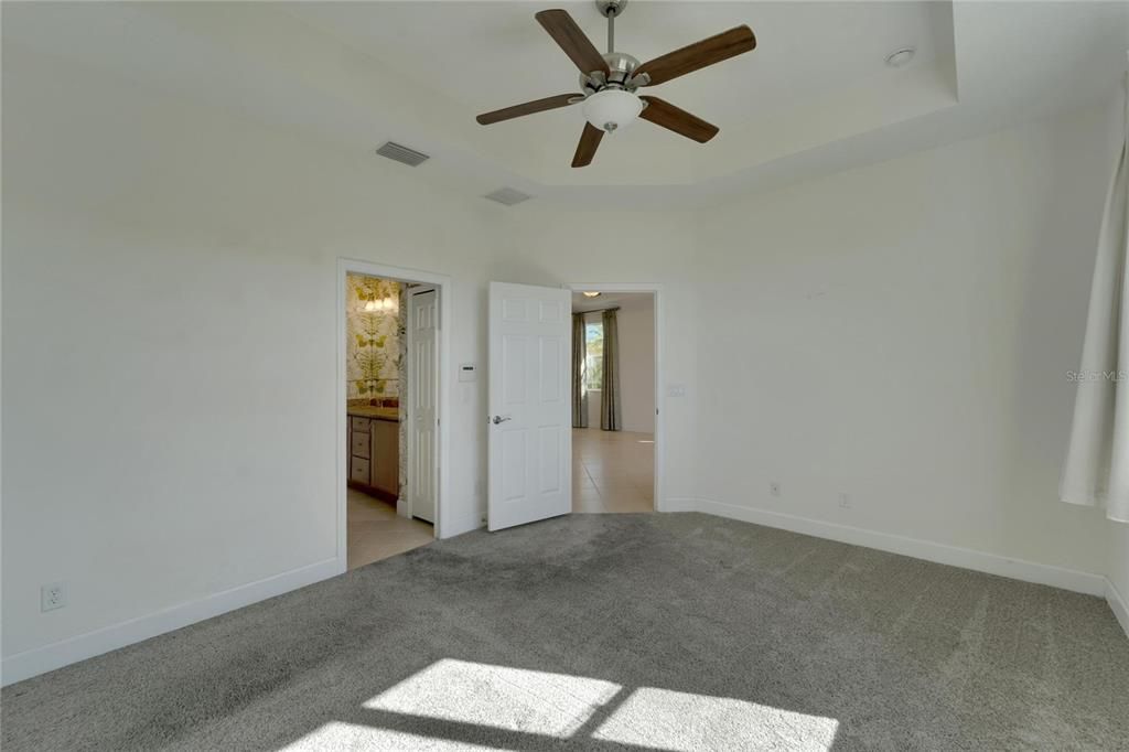 For Sale: $369,900 (2 beds, 2 baths, 1668 Square Feet)