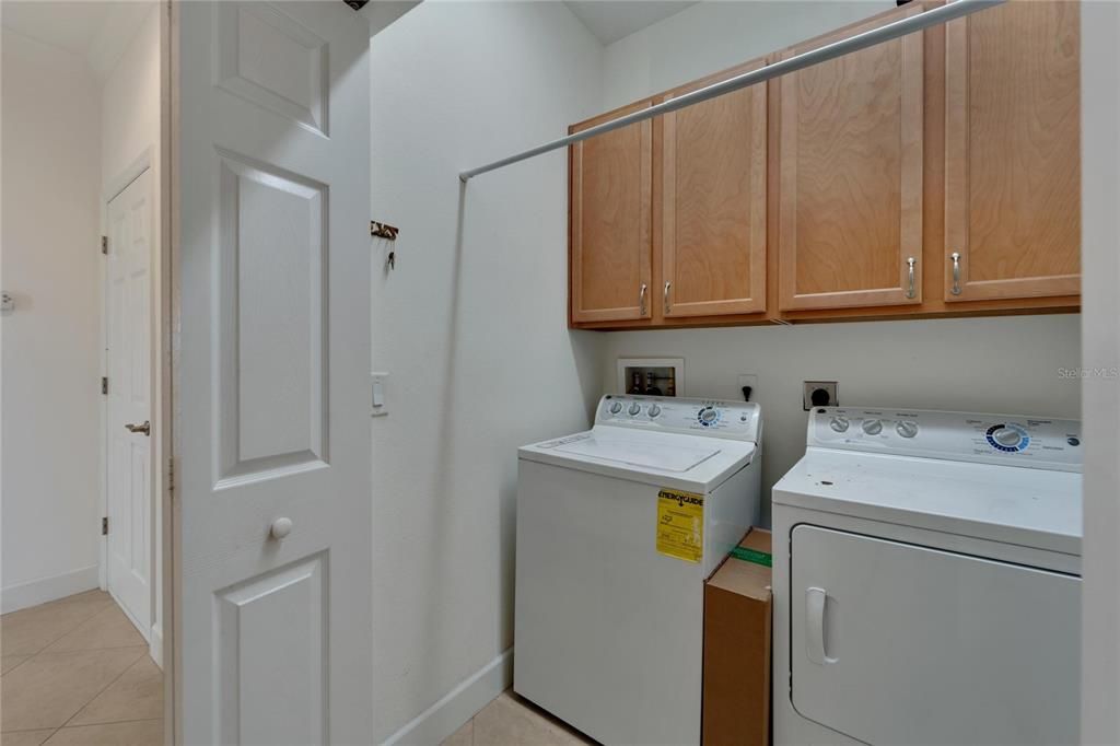 For Sale: $369,900 (2 beds, 2 baths, 1668 Square Feet)