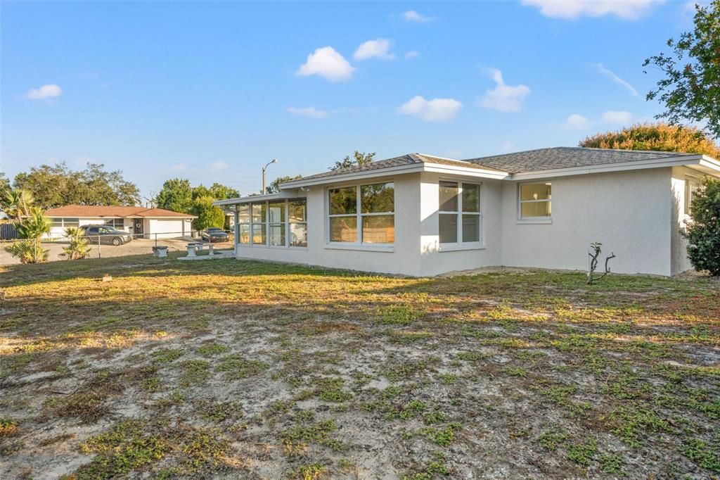 For Sale: $305,000 (3 beds, 2 baths, 1348 Square Feet)