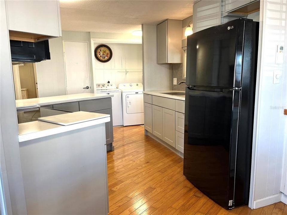 For Sale: $239,000 (2 beds, 2 baths, 967 Square Feet)