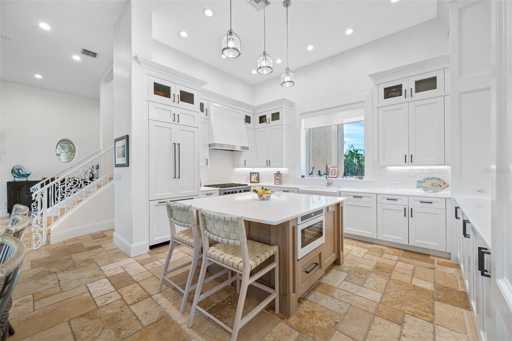 Built in paneled Bosch Refrigerator, Fabulous lighting