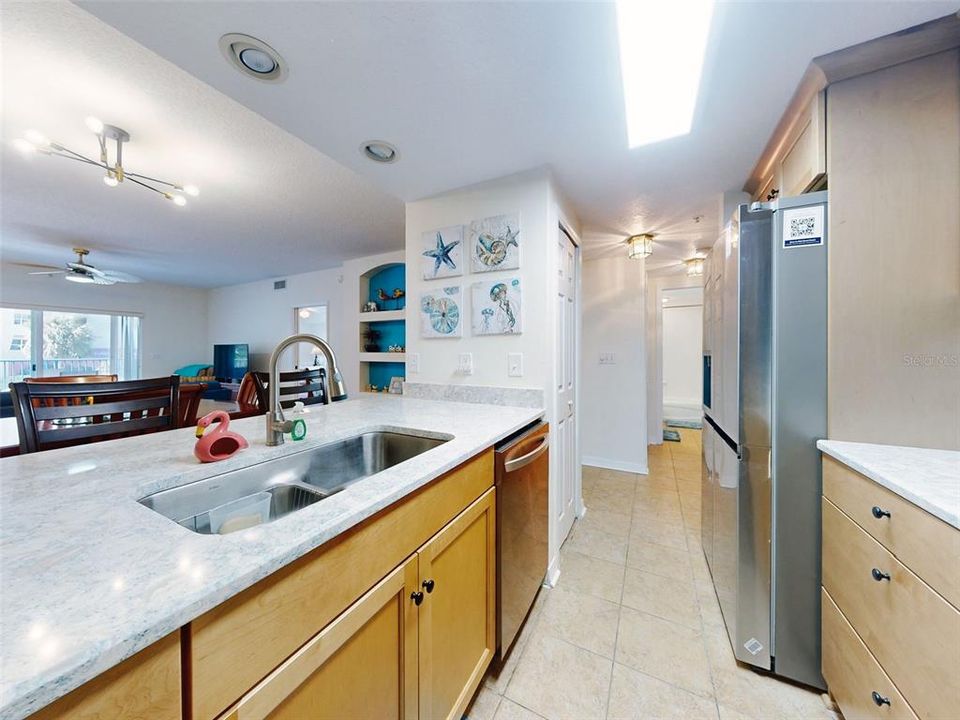 For Sale: $380,000 (2 beds, 2 baths, 1280 Square Feet)