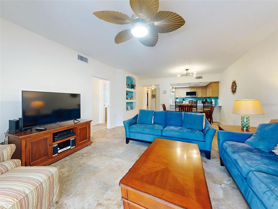 For Sale: $380,000 (2 beds, 2 baths, 1280 Square Feet)