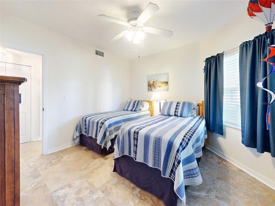 For Sale: $380,000 (2 beds, 2 baths, 1280 Square Feet)