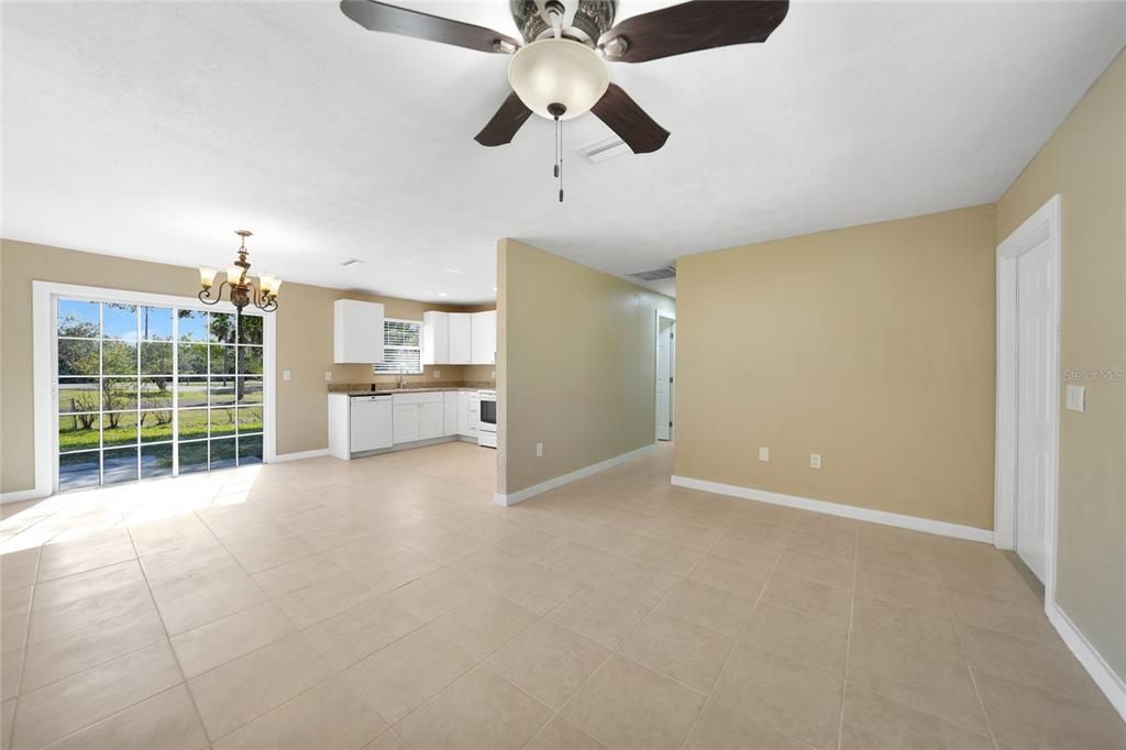 LIVING/DINING ROOM, KITCHEN