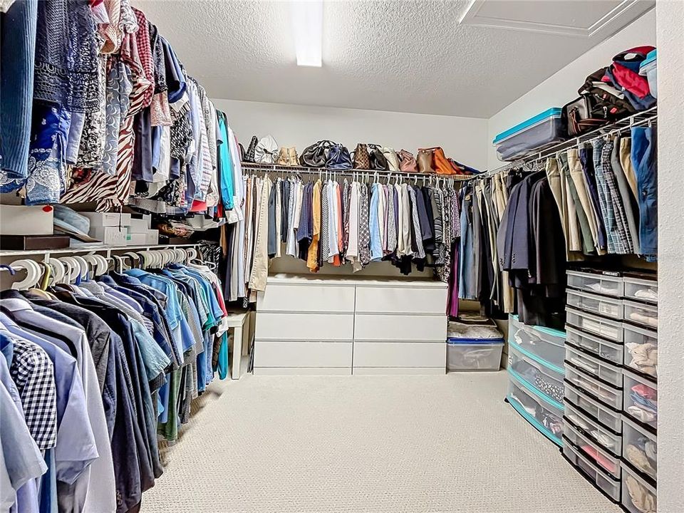 SPACIOUS CLOSET