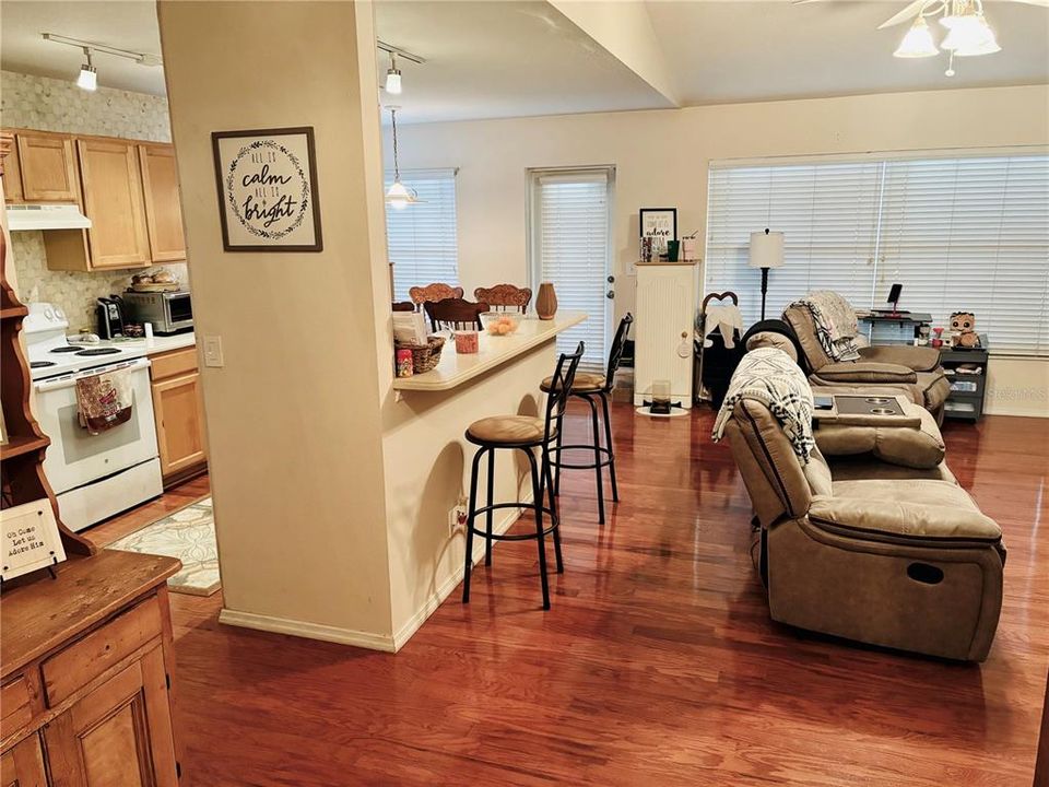 For Sale: $385,000 (4 beds, 2 baths, 1596 Square Feet)