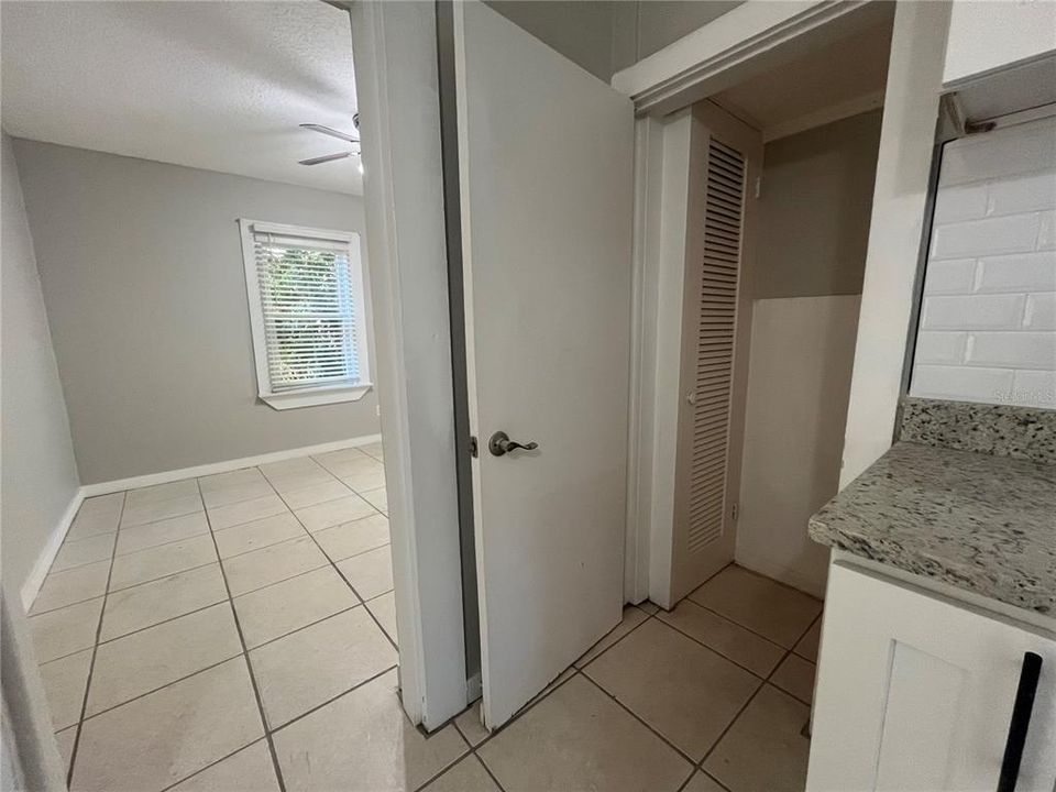 For Rent: $1,300 (1 beds, 1 baths, 483 Square Feet)