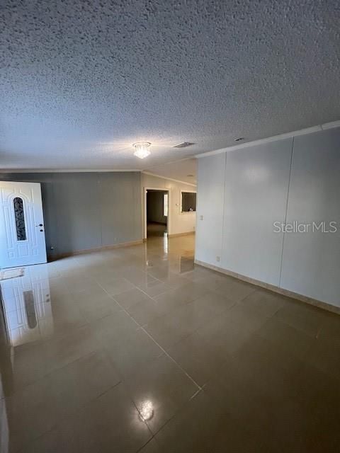 En Venta: $399,900 (3 camas, 2 baños, 2085 Pies cuadrados)