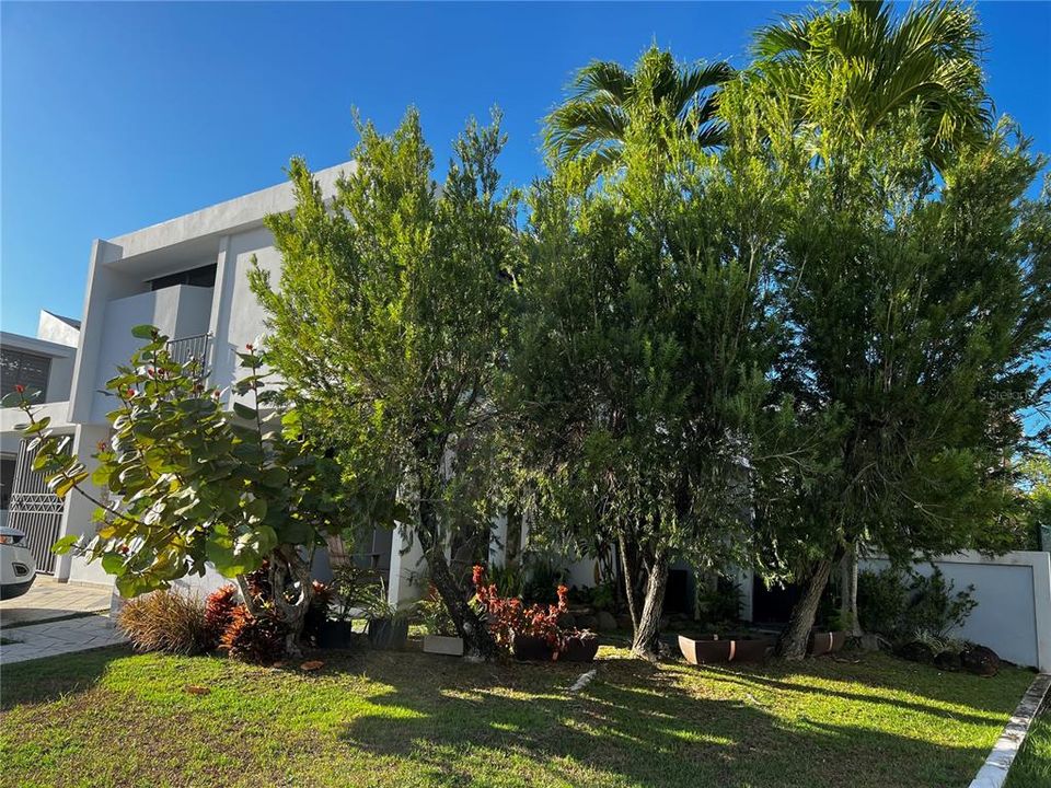 最近售出: $350,000 (4 贝兹, 3 浴室, 1688 平方英尺)