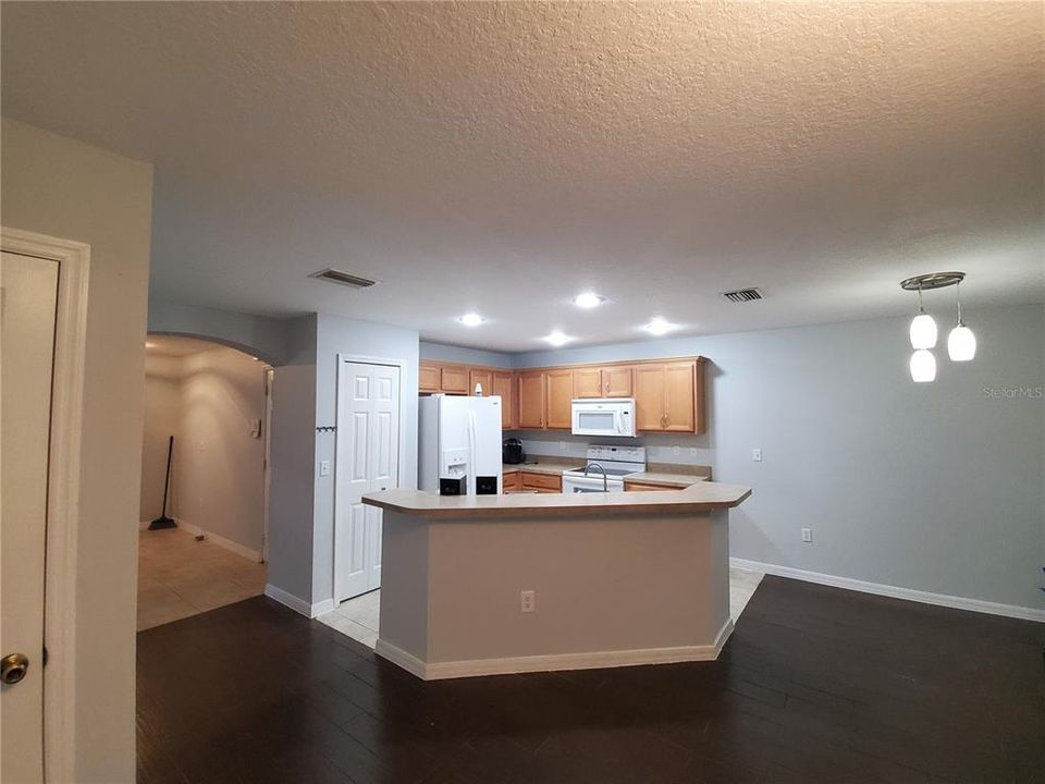 For Rent: $1,950 (3 beds, 2 baths, 1362 Square Feet)