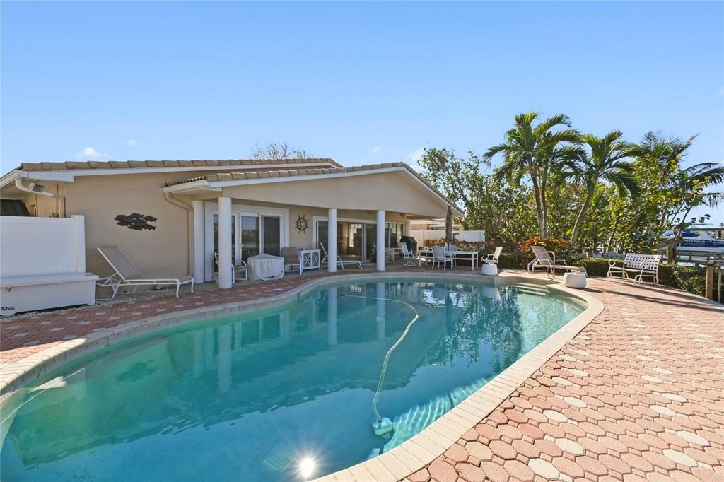 Active With Contract: $1,200,000 (3 beds, 2 baths, 1882 Square Feet)