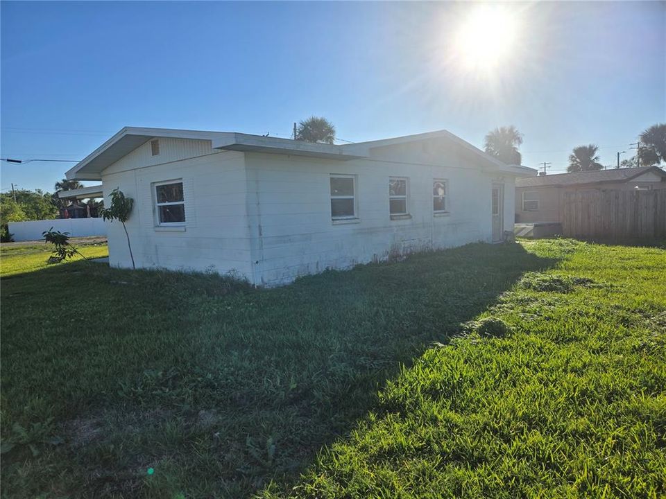 Active With Contract: $160,000 (2 beds, 2 baths, 1024 Square Feet)