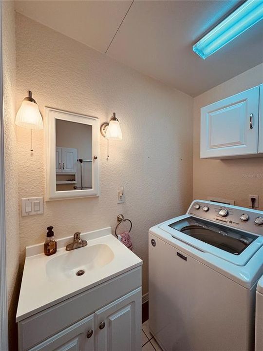 Half Bath/Laundry Room