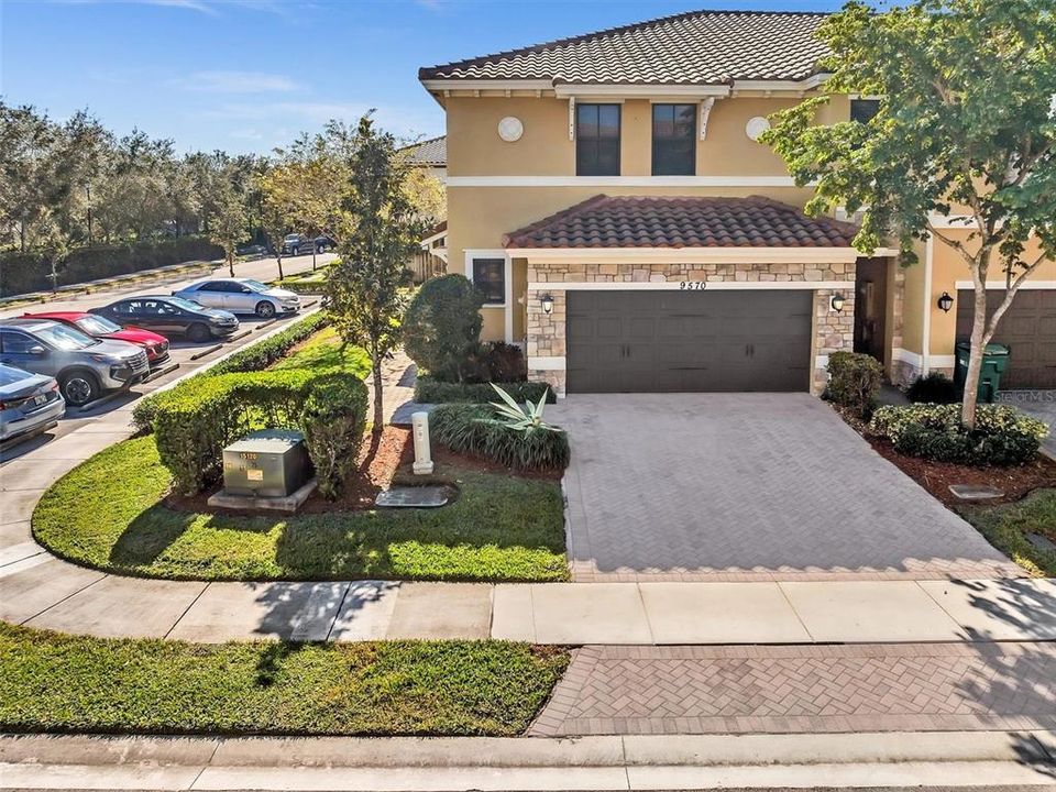 For Sale: $610,000 (3 beds, 2 baths, 1980 Square Feet)