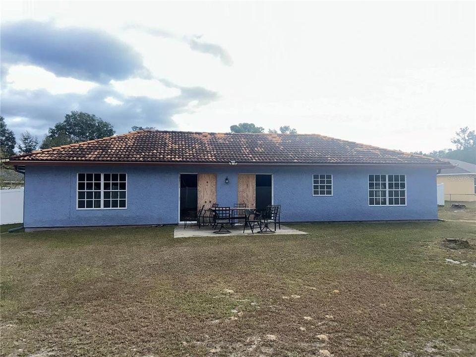 Activo con contrato: $98,000 (3 camas, 2 baños, 1316 Pies cuadrados)