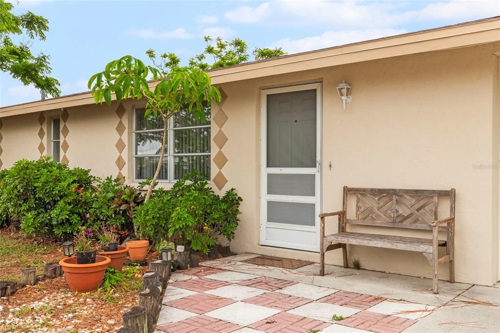 For Sale: $499,000 (2 beds, 2 baths, 1173 Square Feet)