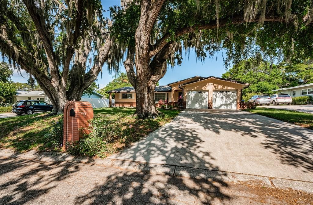 For Sale: $499,900 (3 beds, 2 baths, 1876 Square Feet)