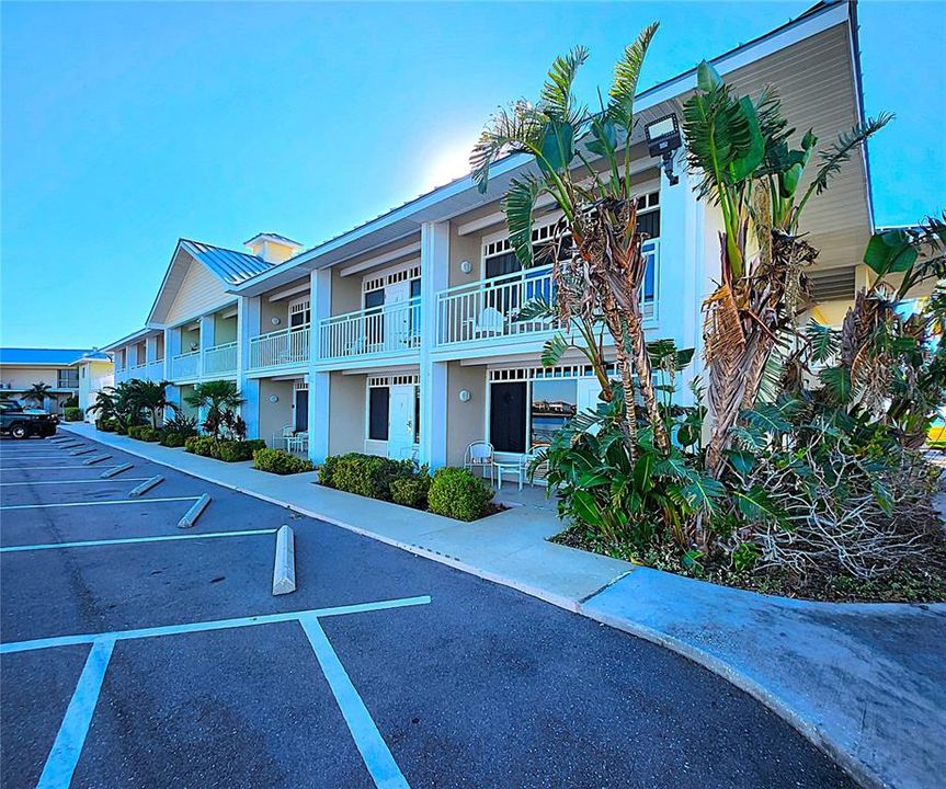 Mariners Club: 611 Destiny Dr, Condo #207, Ruskin, FL 33570 Hillsborough County