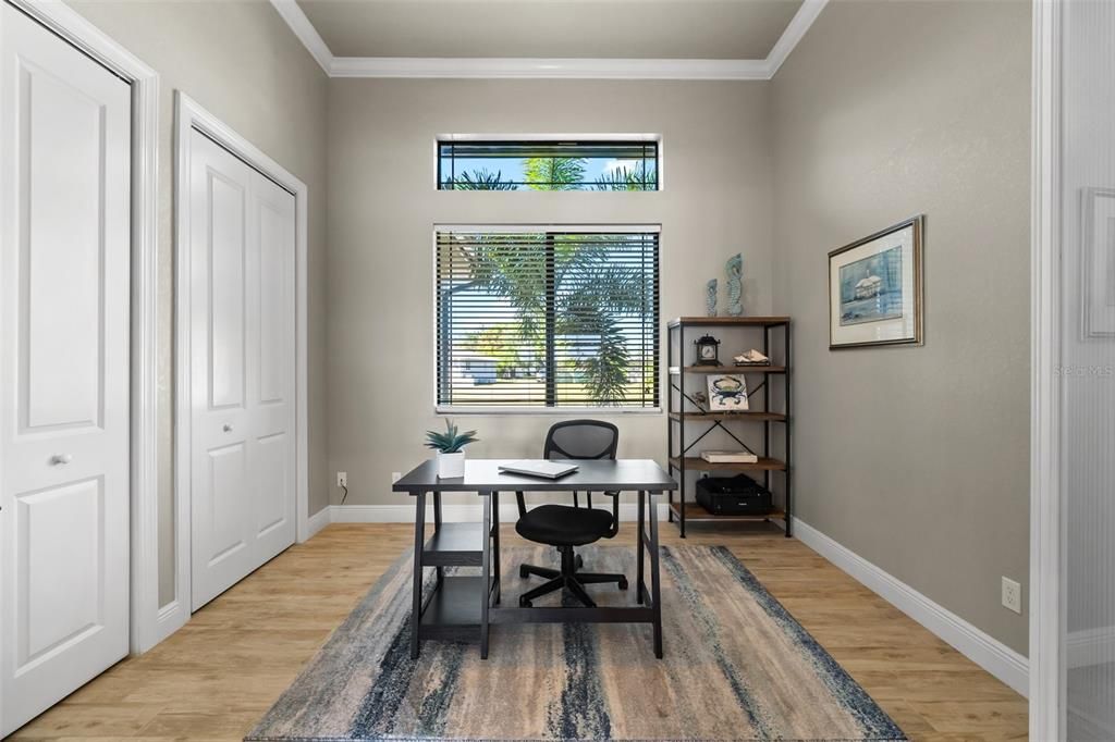 Bright and airy office space or 4th bedroom.