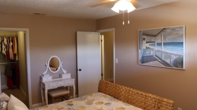 For Sale: $165,000 (2 beds, 2 baths, 1120 Square Feet)