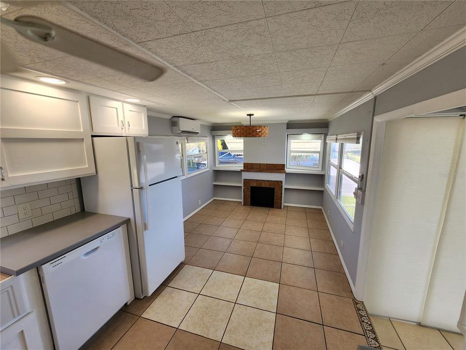 For Sale: $139,500 (1 beds, 1 baths, 620 Square Feet)