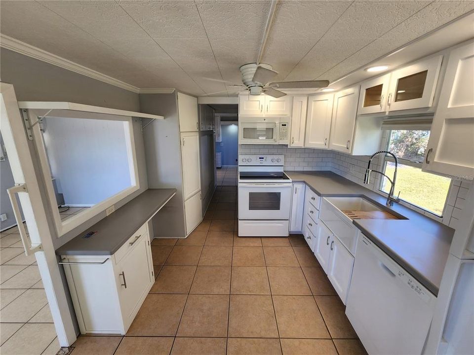 For Sale: $139,500 (1 beds, 1 baths, 620 Square Feet)