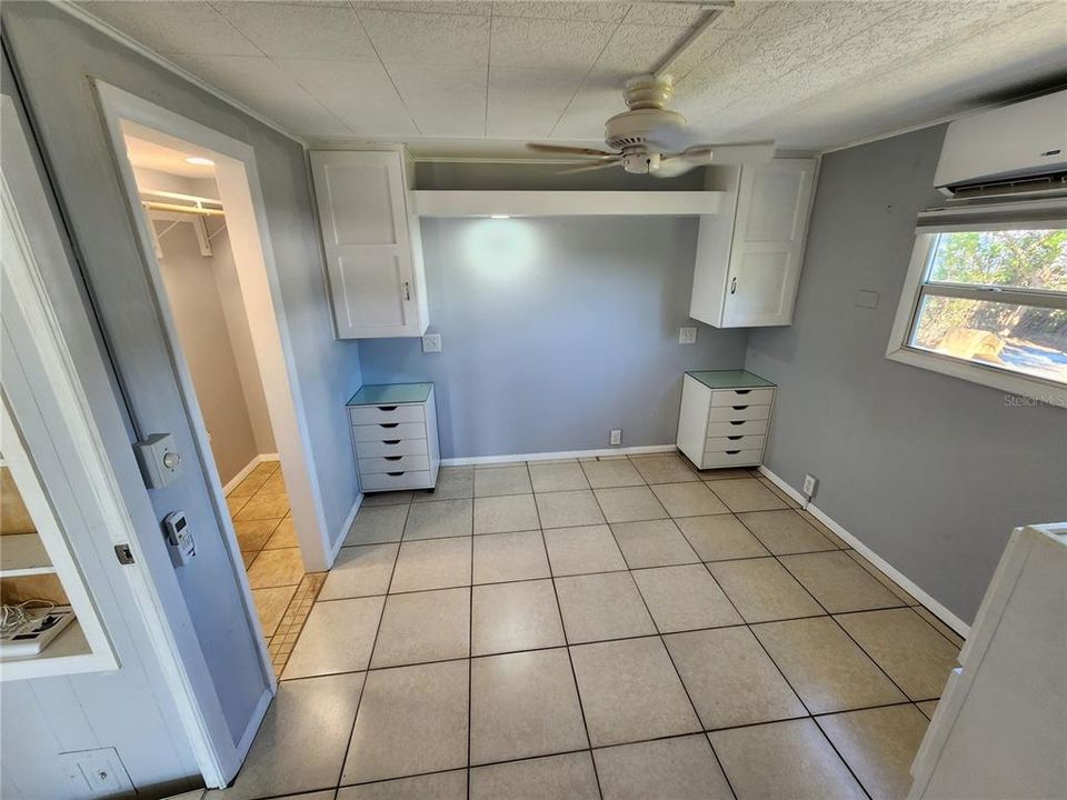 For Sale: $139,500 (1 beds, 1 baths, 620 Square Feet)