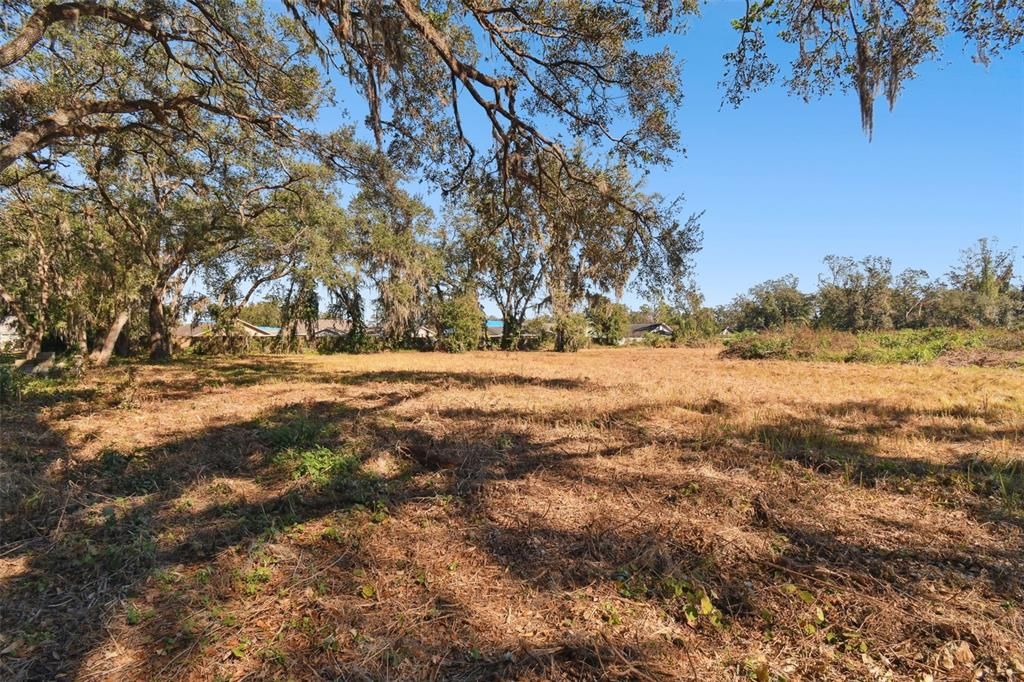 En Venta: $160,000 (1.42 acres)