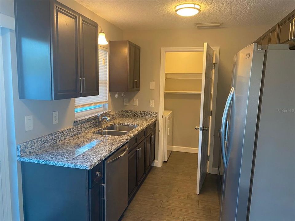 For Rent: $1,650 (2 beds, 2 baths, 832 Square Feet)