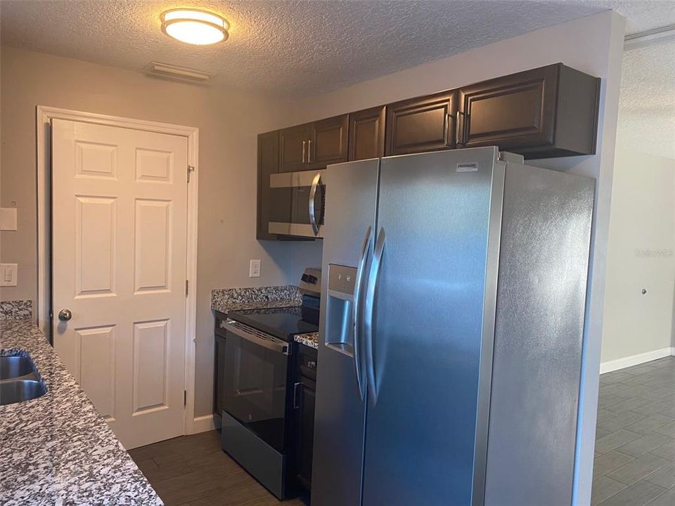 For Rent: $1,650 (2 beds, 2 baths, 832 Square Feet)