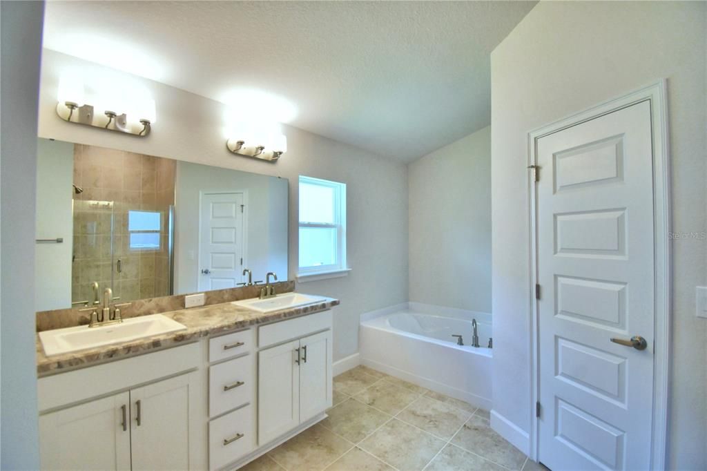 For Sale: $306,875 (3 beds, 2 baths, 1512 Square Feet)