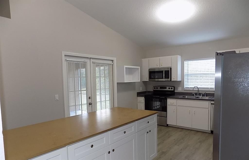 For Sale: $314,900 (3 beds, 2 baths, 1679 Square Feet)