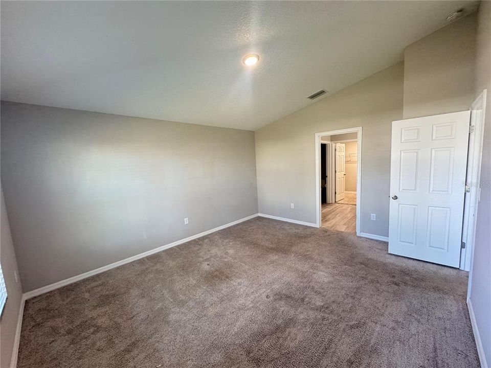 For Rent: $2,250 (4 beds, 2 baths, 1842 Square Feet)