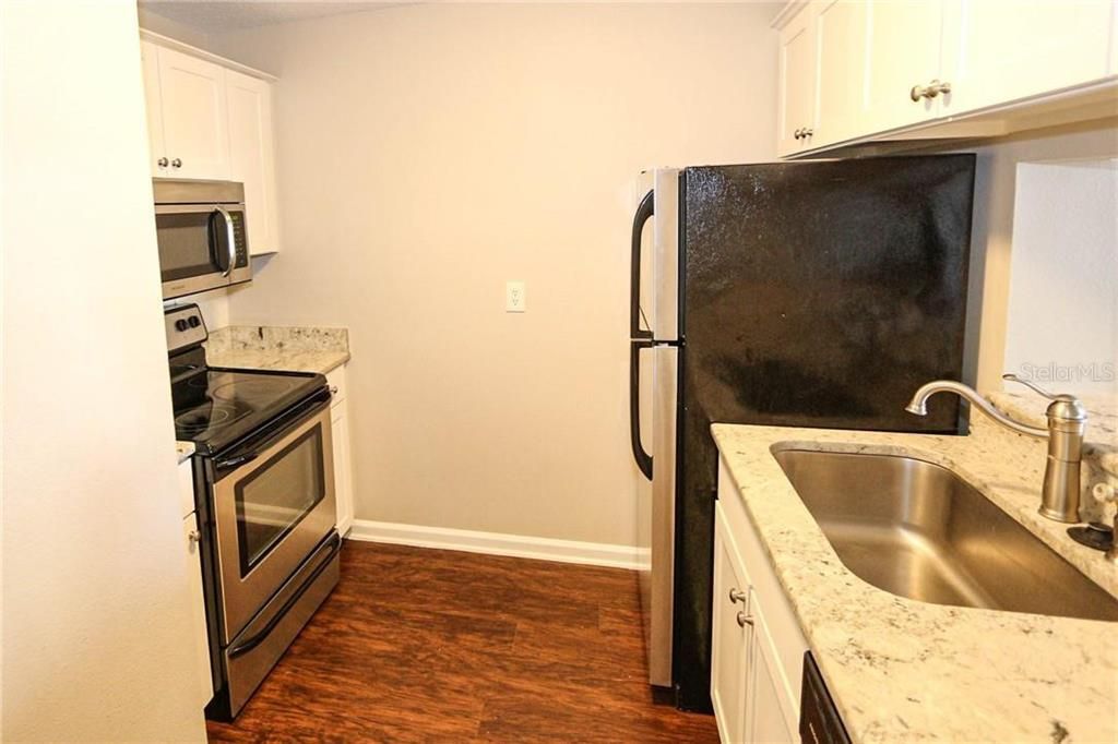 For Rent: $2,550 (1 beds, 1 baths, 604 Square Feet)