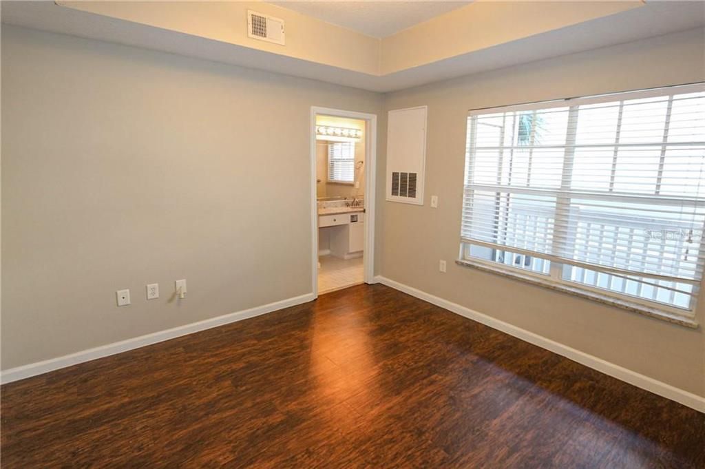 For Rent: $2,550 (1 beds, 1 baths, 604 Square Feet)