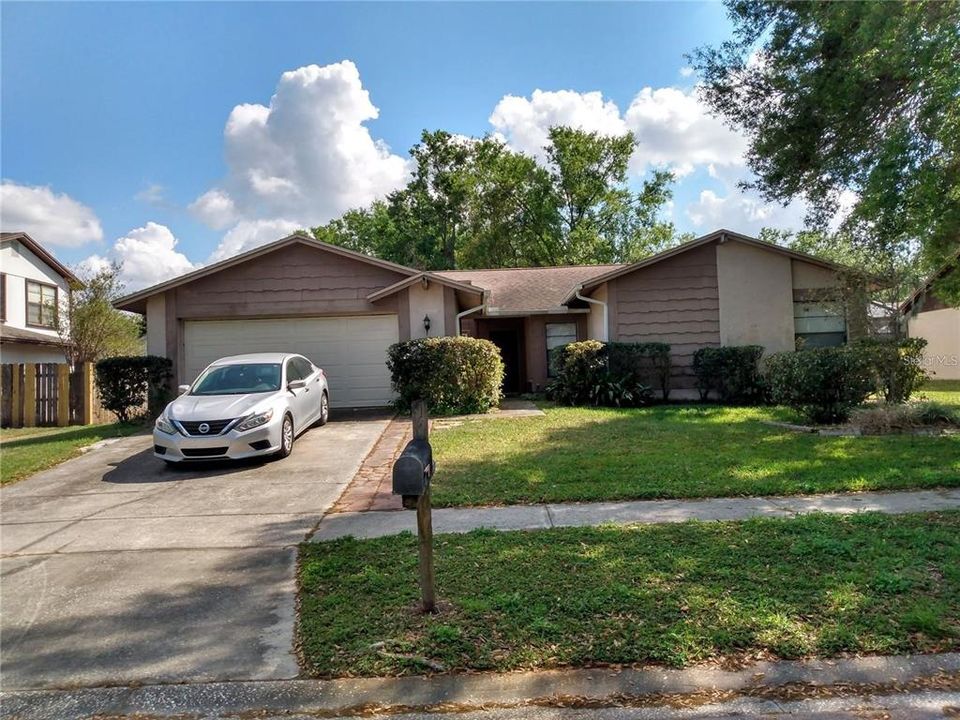 Active With Contract: $265,000 (4 beds, 2 baths, 1952 Square Feet)