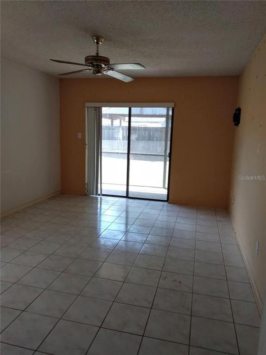 Active With Contract: $265,000 (4 beds, 2 baths, 1952 Square Feet)