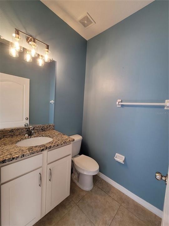 For Rent: $2,550 (3 beds, 2 baths, 2048 Square Feet)