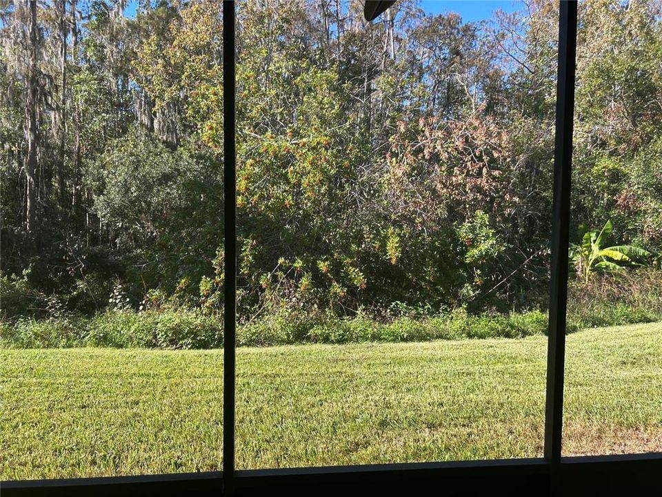 合同活跃: $2,100 (2 贝兹, 2 浴室, 1387 平方英尺)