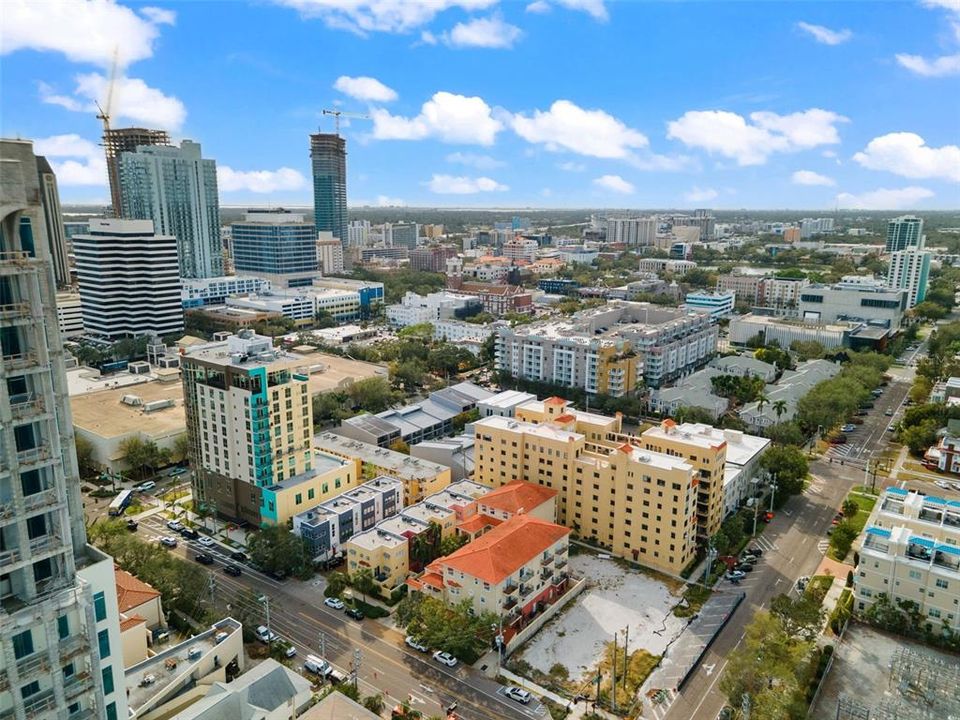 For Sale: $885,000 (3 beds, 2 baths, 1680 Square Feet)