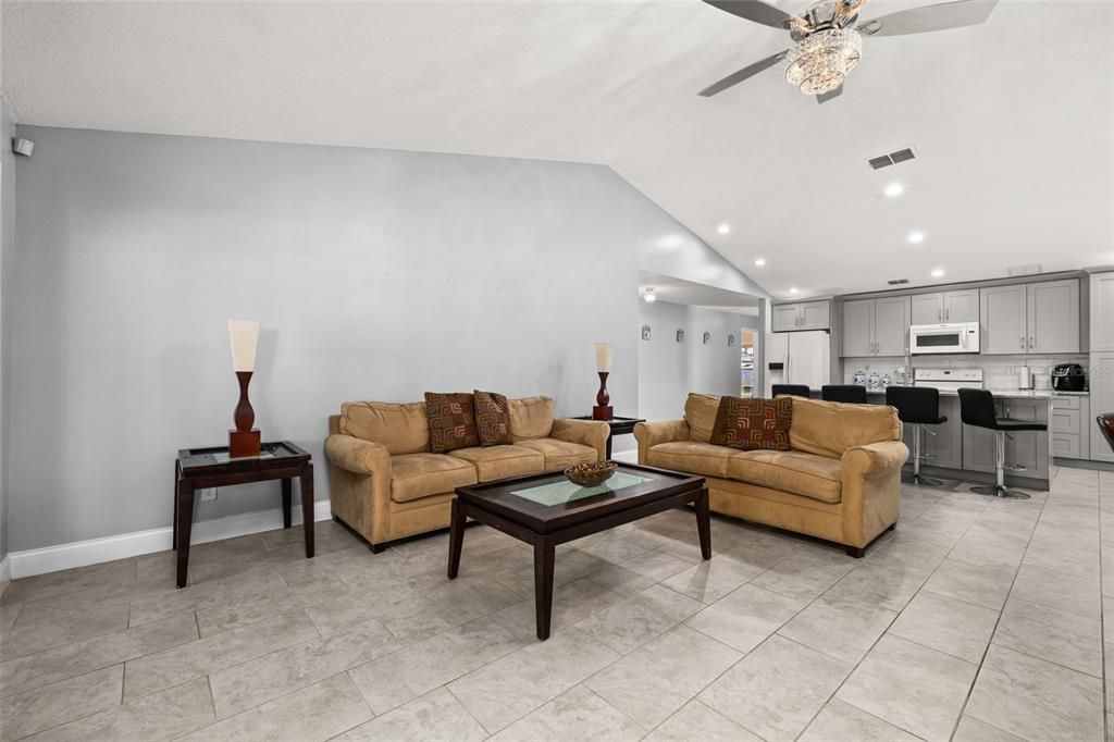 For Sale: $385,000 (4 beds, 2 baths, 1934 Square Feet)