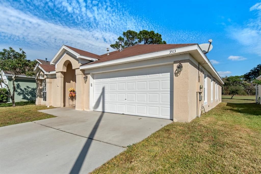 Active With Contract: $398,000 (4 beds, 2 baths, 1936 Square Feet)