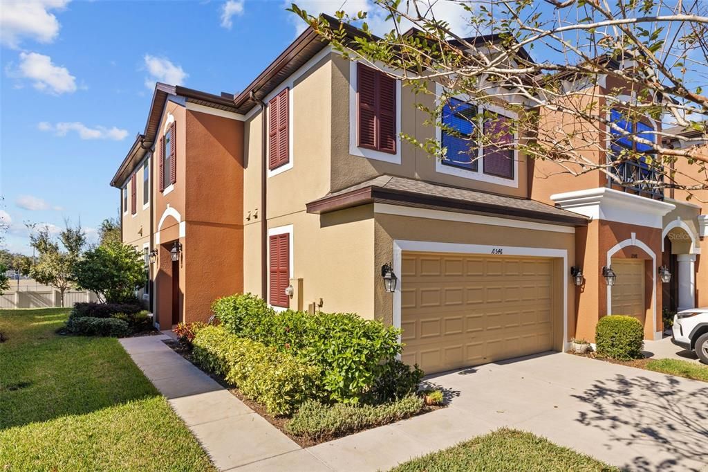 Lovely end unit with 2 car garage